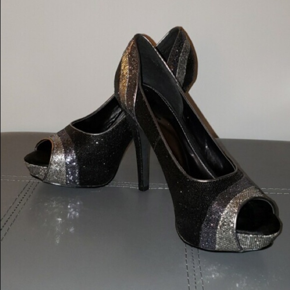 Black heels with grey sparkles
